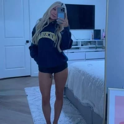 Lily Thorne thumbnail