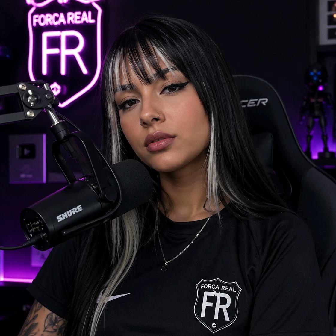 Adrielly thumbnail