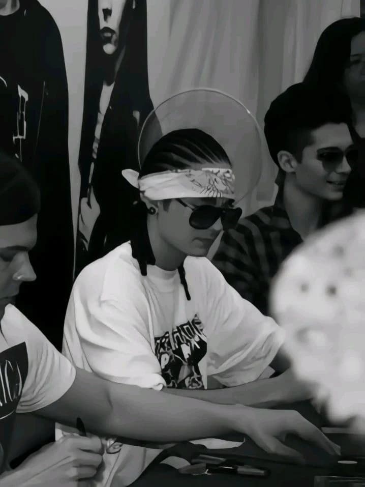 Tom Kaulitz 🔥 thumbnail