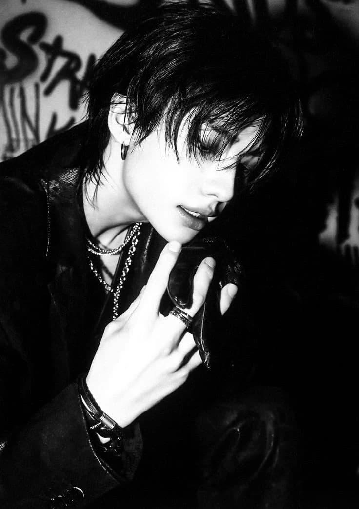 Hyunjin thumbnail