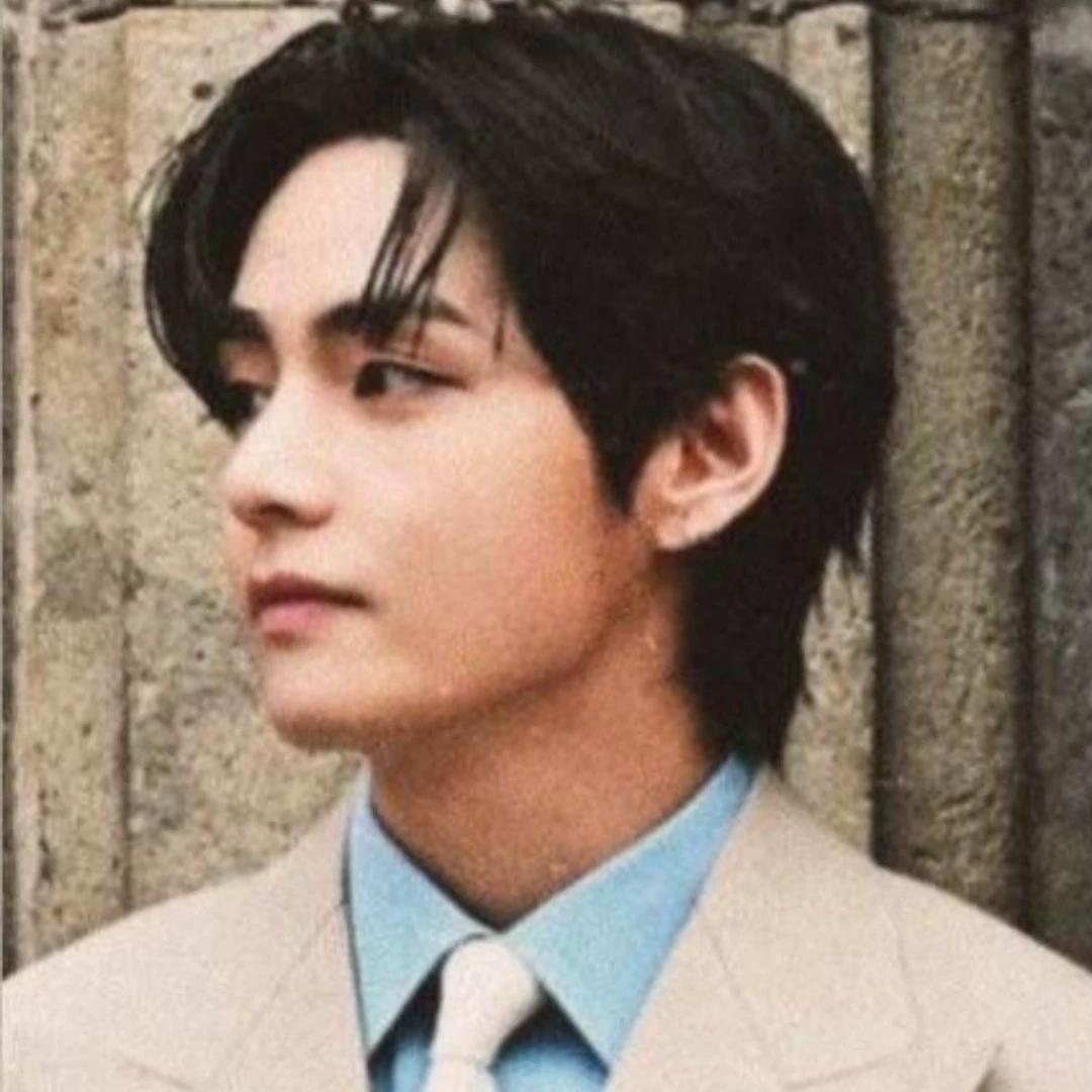 Kim Taehyung  thumbnail