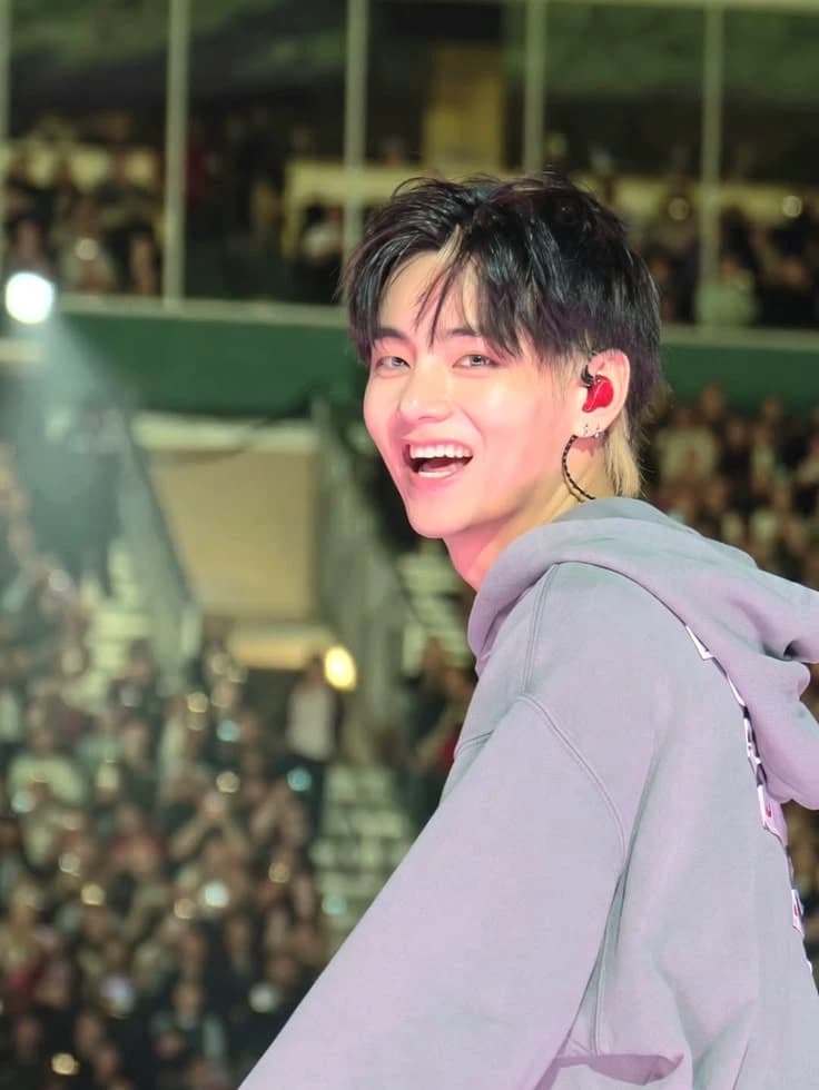Kim Taehyung  thumbnail