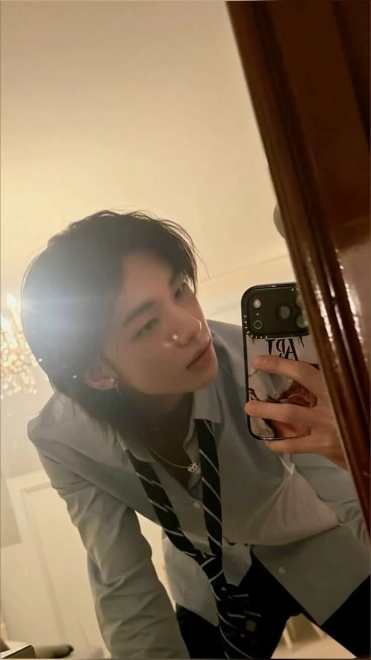 Hyunjin thumbnail