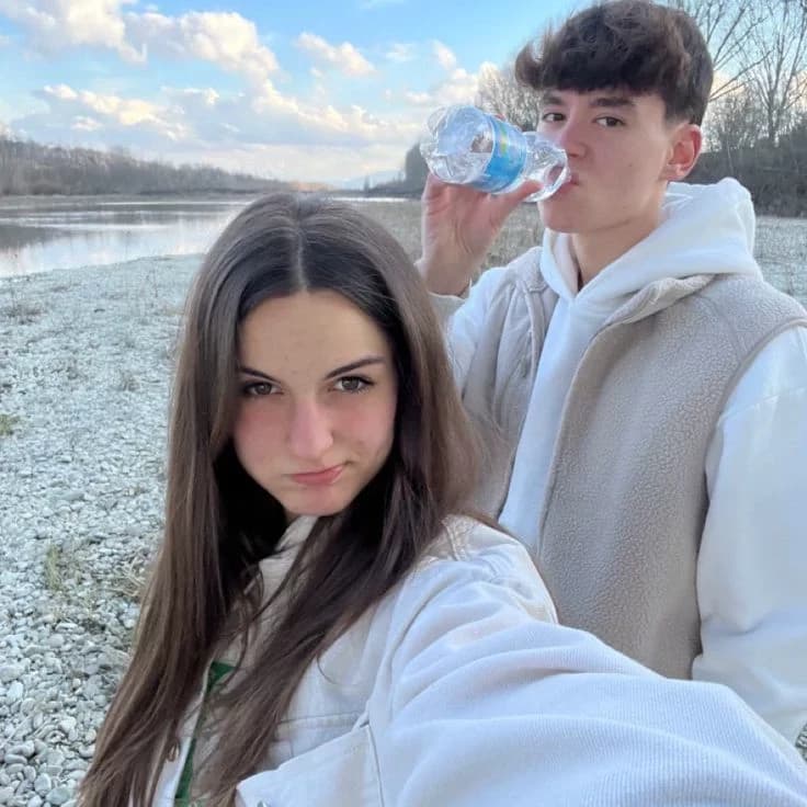 Hernández family: Alejandro Hernández and Alejandra Hernández thumbnail
