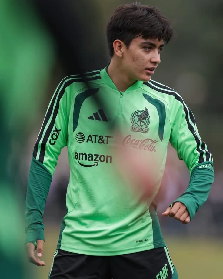 Gilberto Mora thumbnail