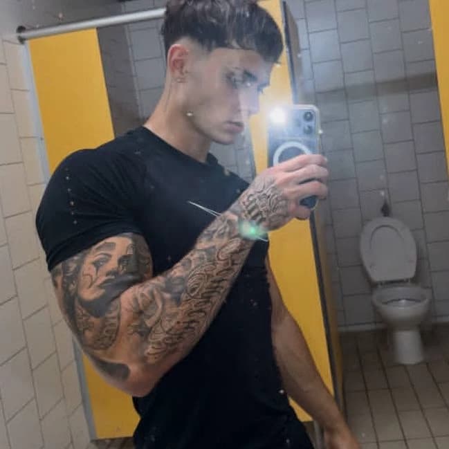 Julian Thorne thumbnail