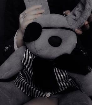 Ciel phantomhive  thumbnail