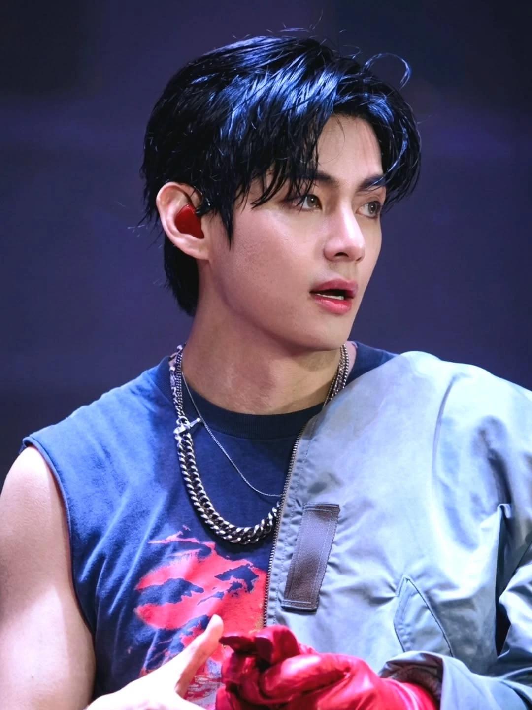 Kim Taehyung thumbnail