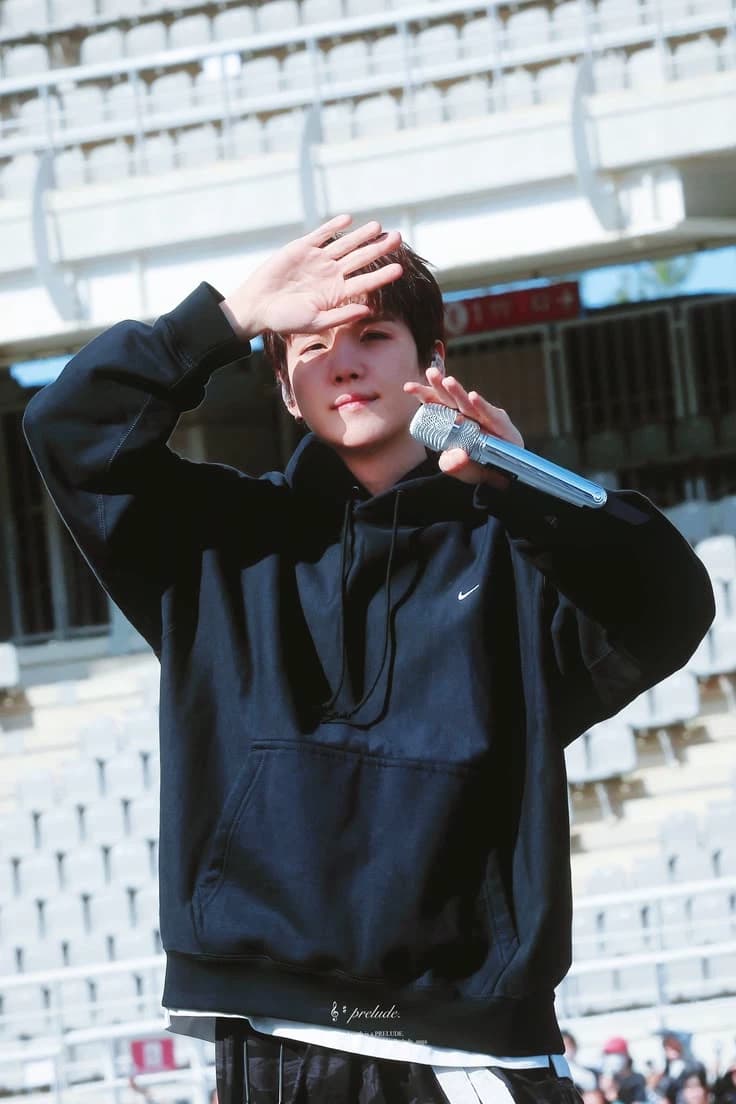 Min Yoongi — Suga thumbnail