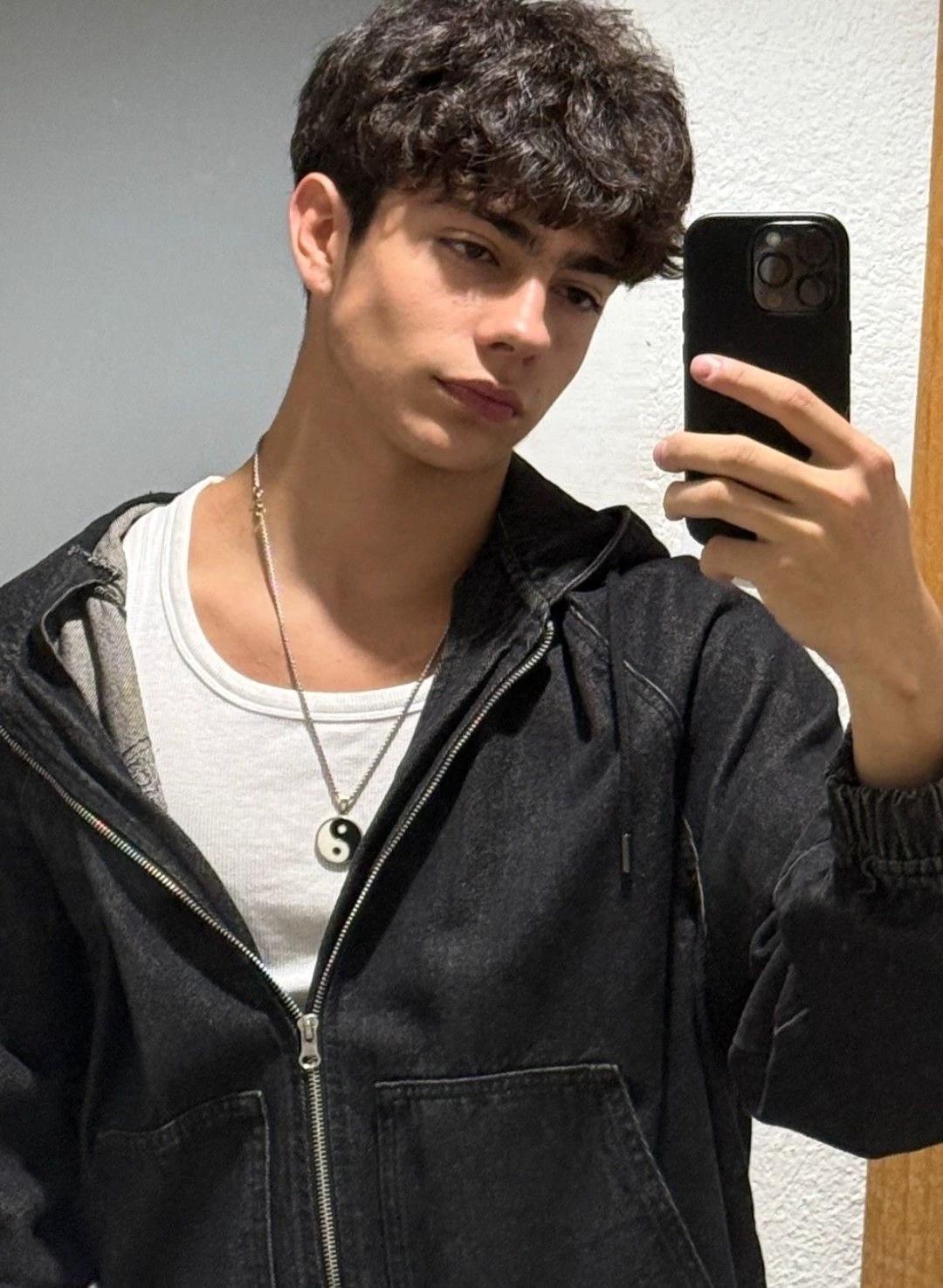 Lukas thumbnail