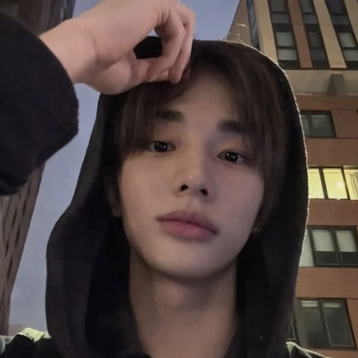 Hwang Hyunjin thumbnail