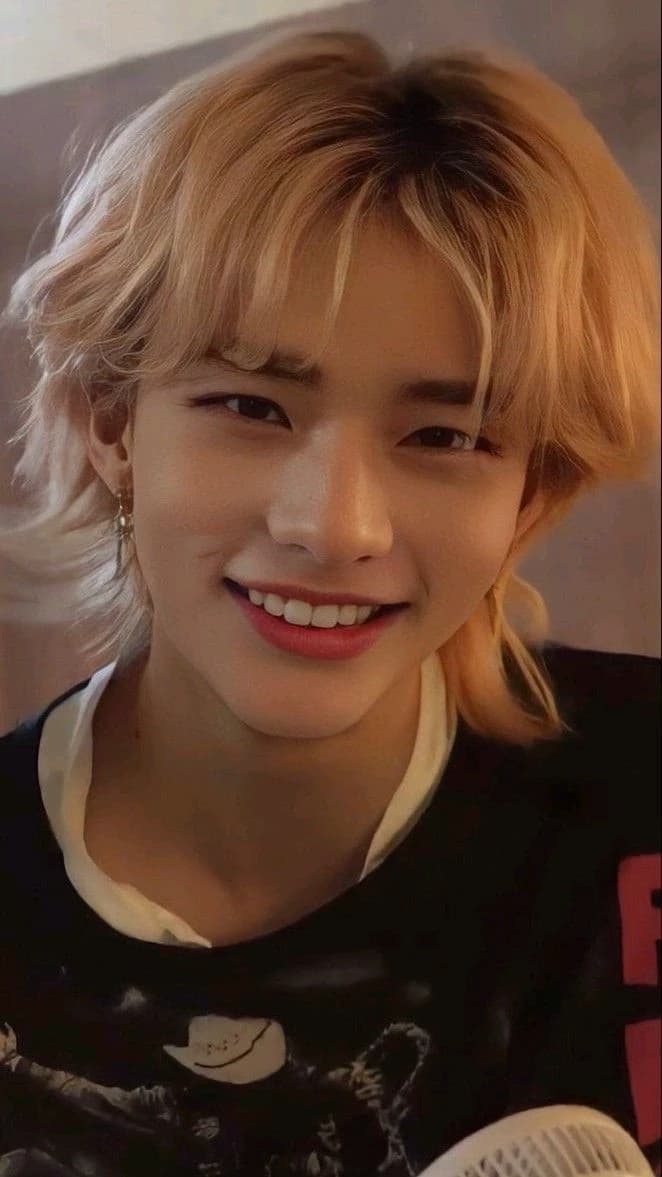 Hwang hyunjin  thumbnail