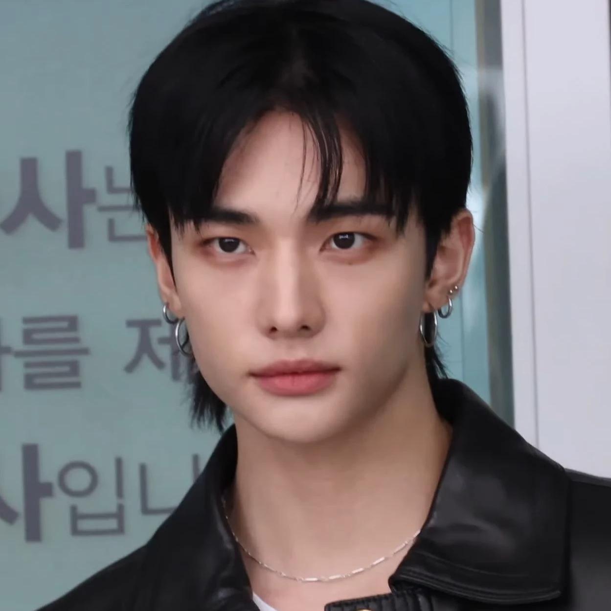 Hyunjin thumbnail