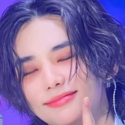 Hyunjin thumbnail