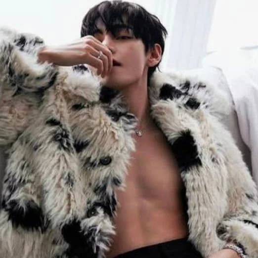 Kim Taehyung thumbnail