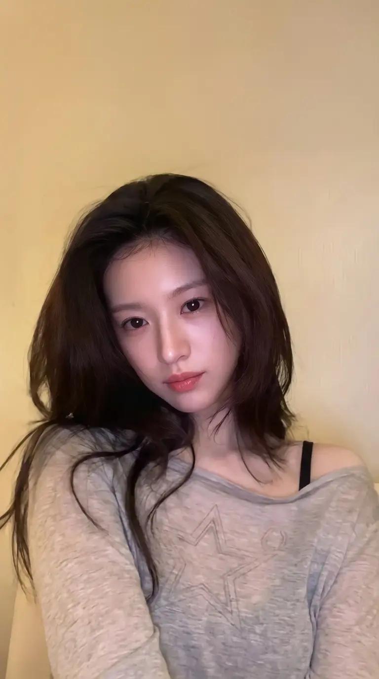 Go Youn-jung thumbnail