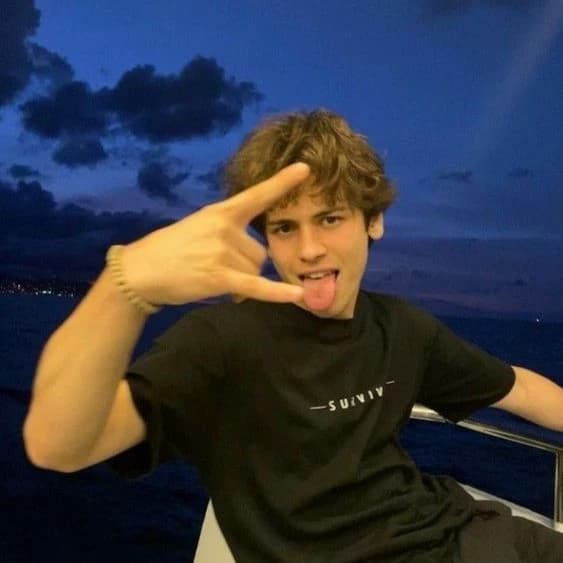 Alex Thorne thumbnail