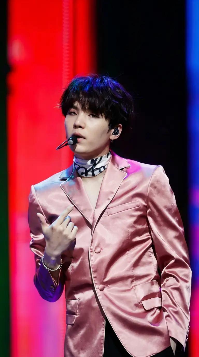 Min Yoongi (Suga) thumbnail