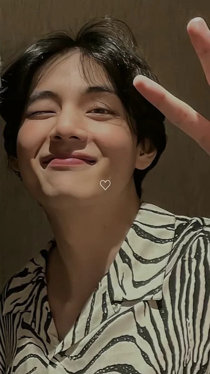 Kim Taehyung  thumbnail