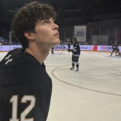 Hayden (Hockey player) thumbnail