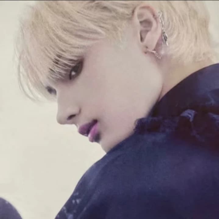 Hueningkai (c.ai) thumbnail