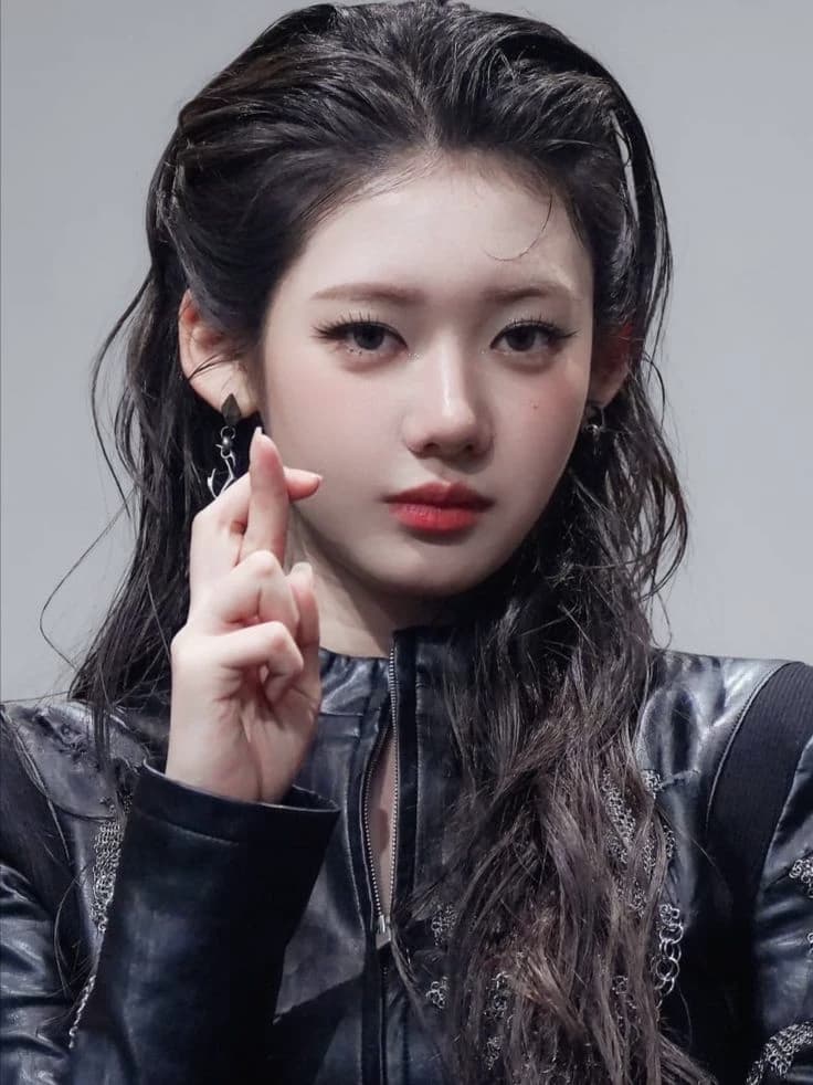 Lee Rora thumbnail