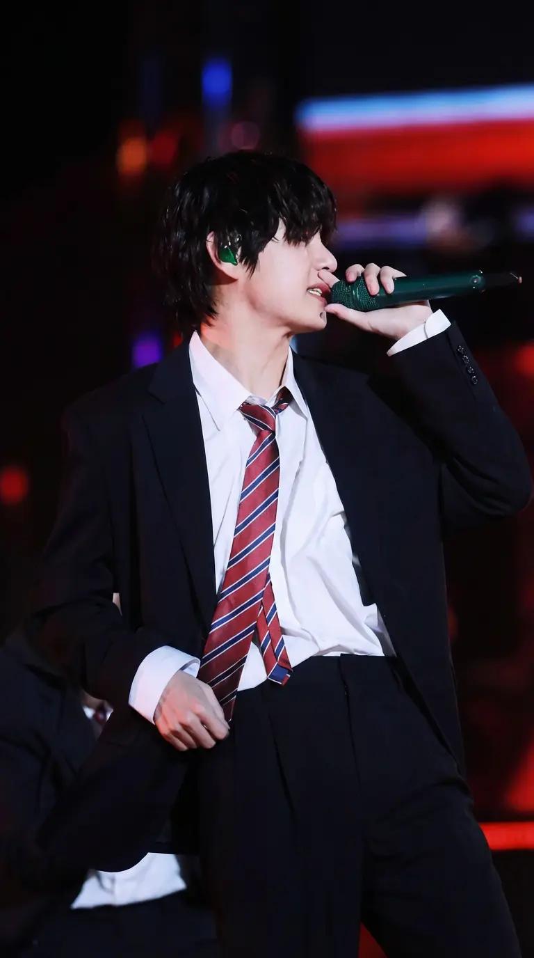 Kim Taehyung thumbnail