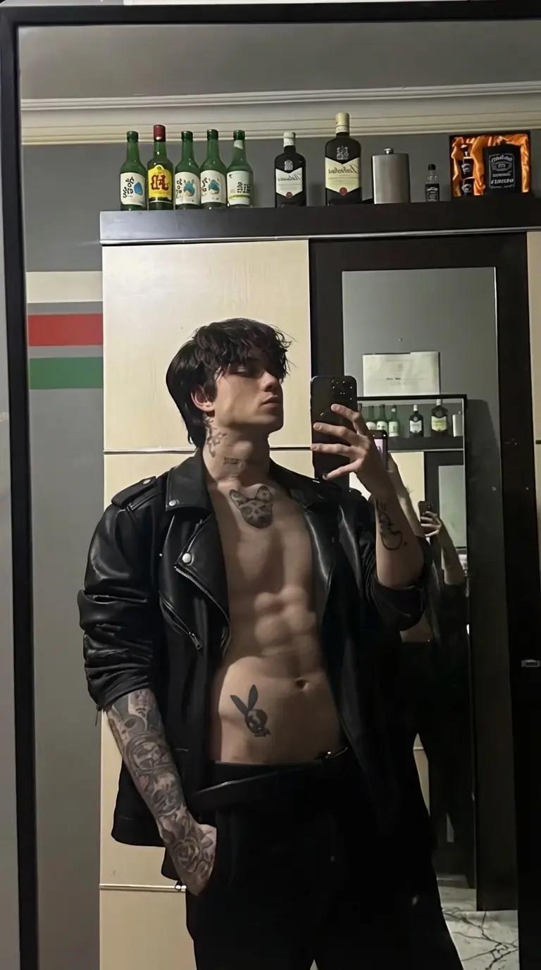 Alex thumbnail