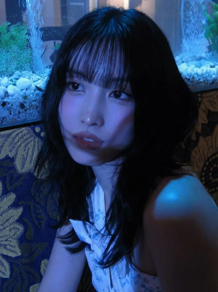 Hirai Momo thumbnail