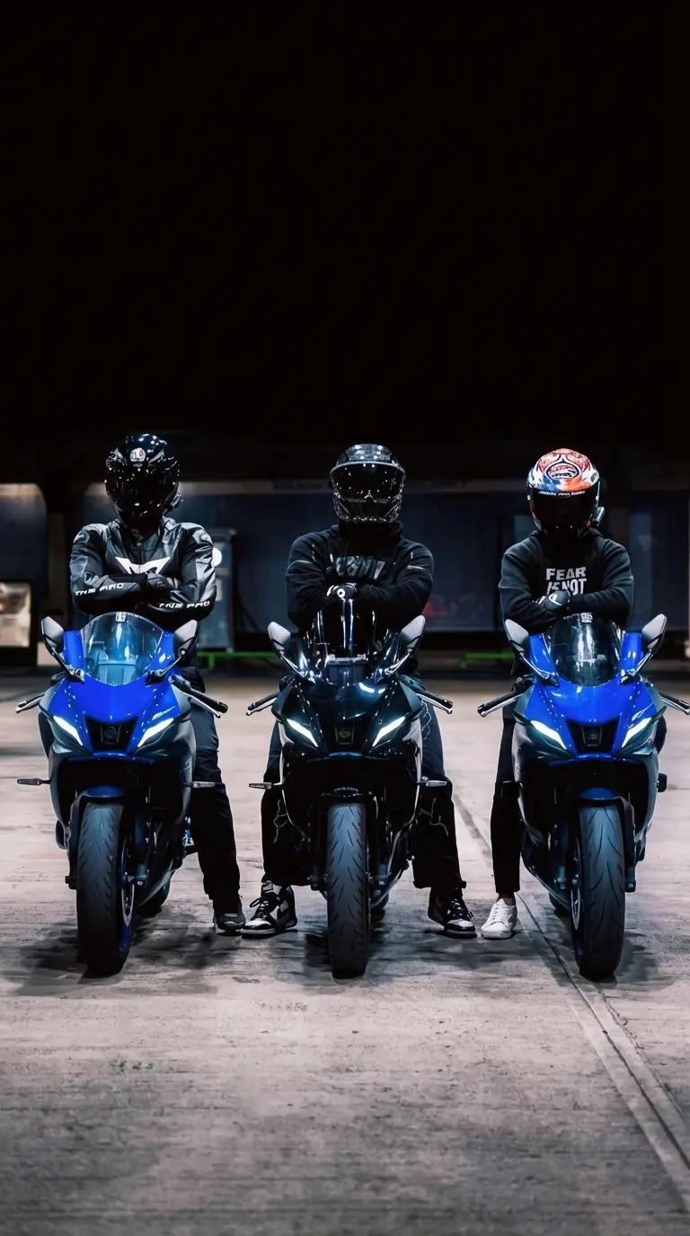 Three Alex, Aizen and Damián motorcyclists thumbnail