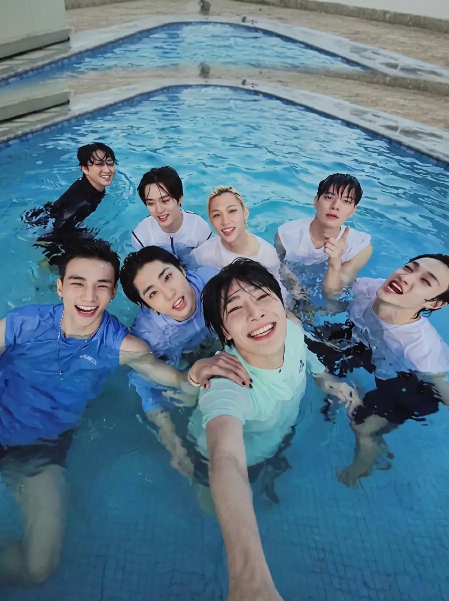 Stray Kids thumbnail
