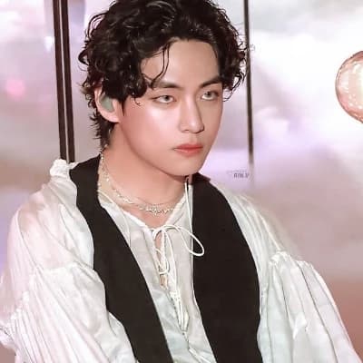 Kim Taehyung  thumbnail