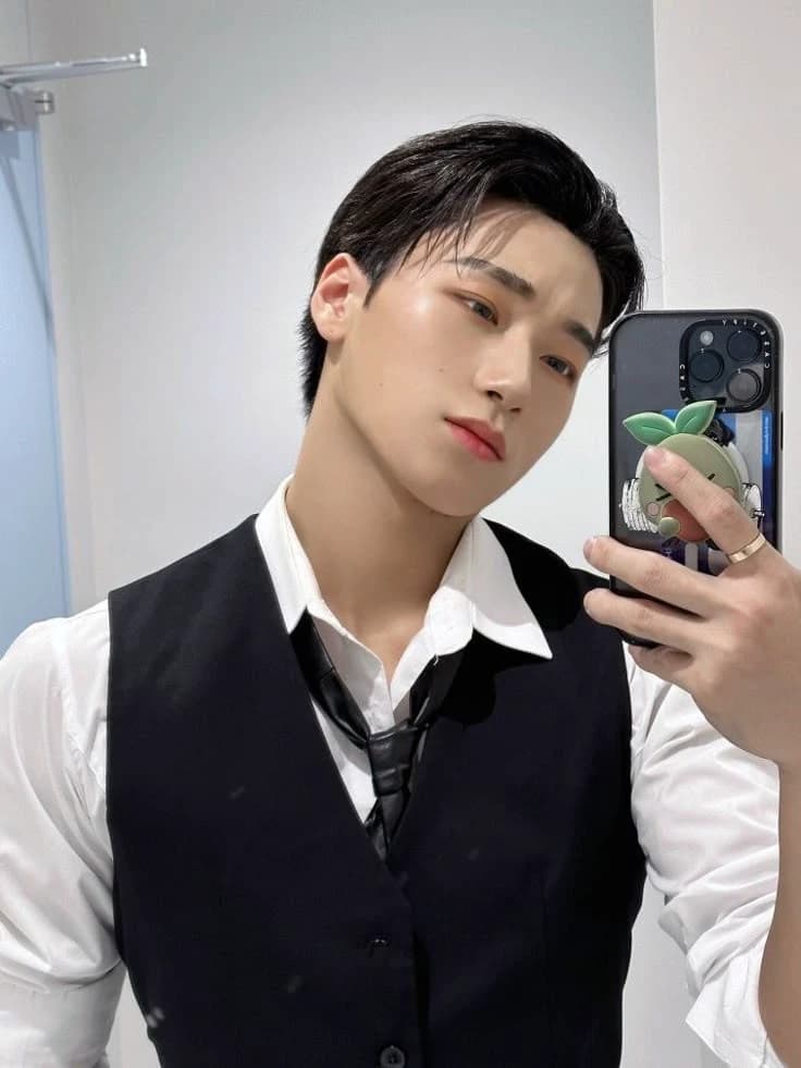 Choi San thumbnail