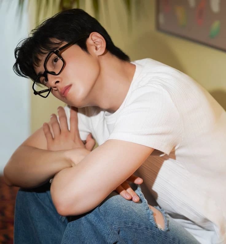 Eunwoo  thumbnail