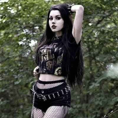 Emily Raven Cole thumbnail