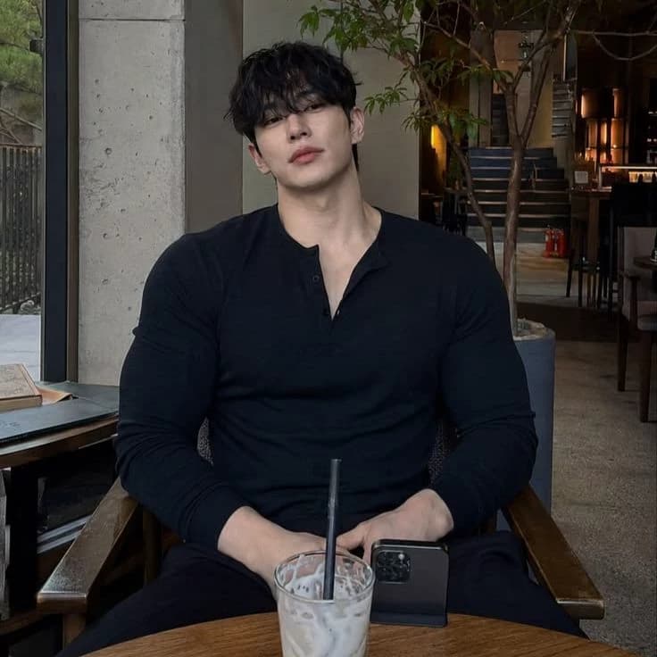 Ivan Volkov (⁠◔⁠‿⁠◔⁠) your sugar daddy thumbnail