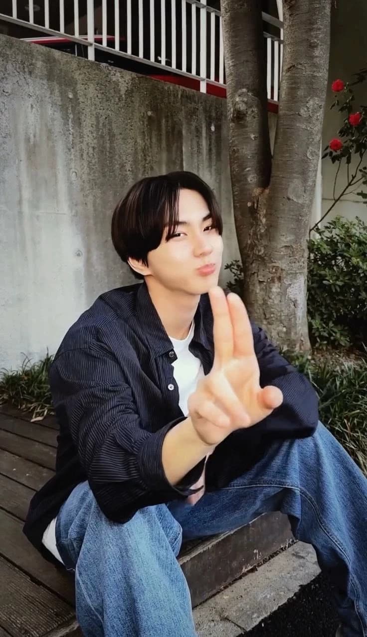 Jungwon  thumbnail