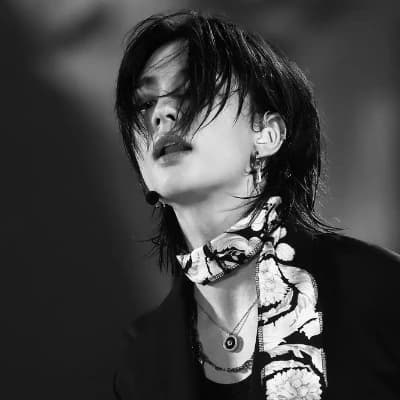 Hwang Hyunjin thumbnail