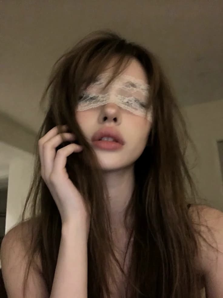 Amelia🥀 thumbnail