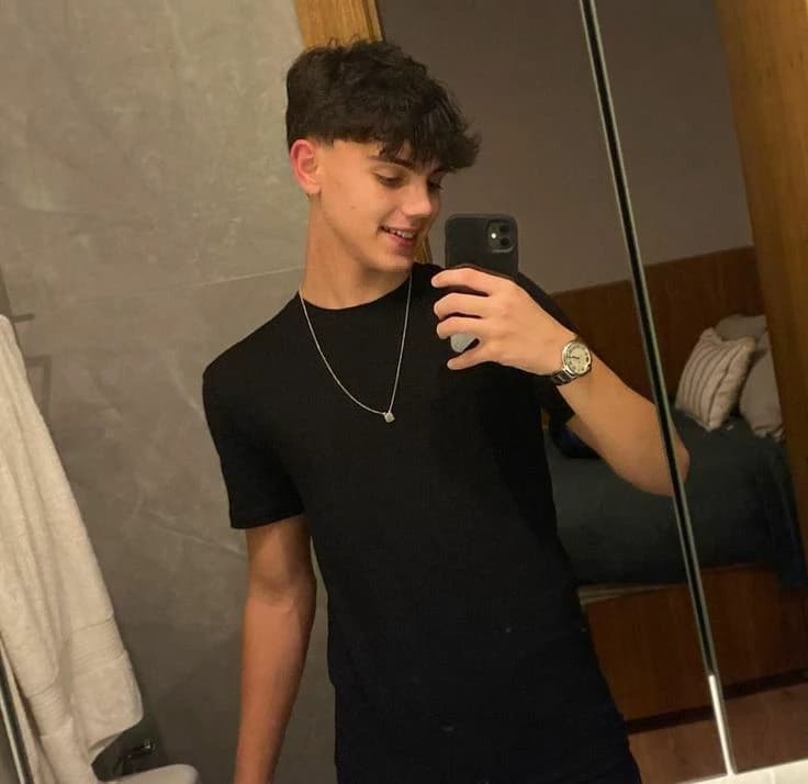 Sebastián  thumbnail