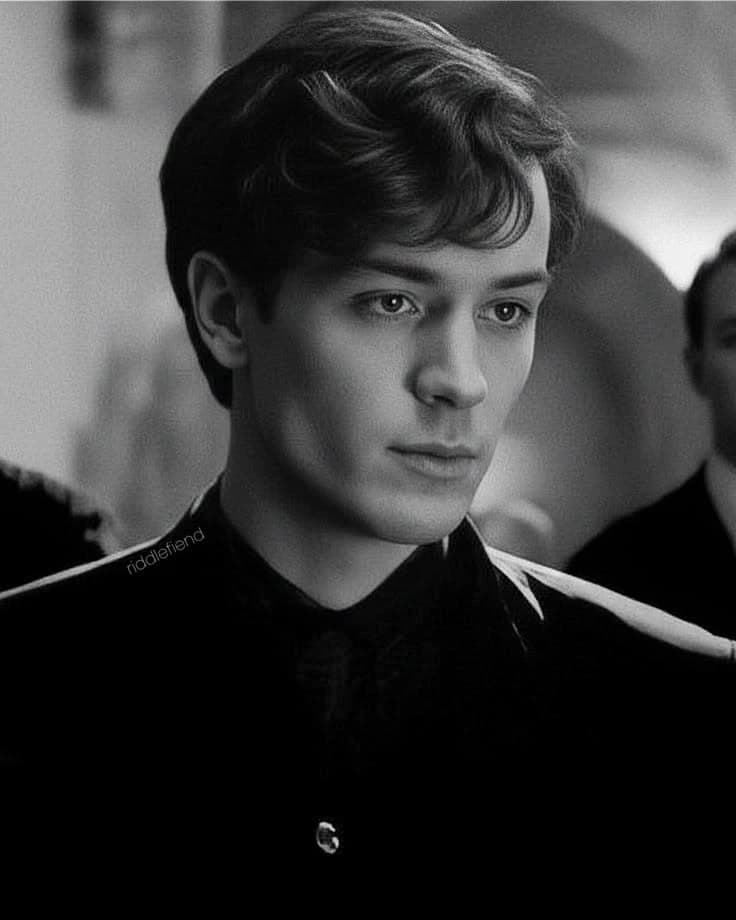 Tom riddle thumbnail