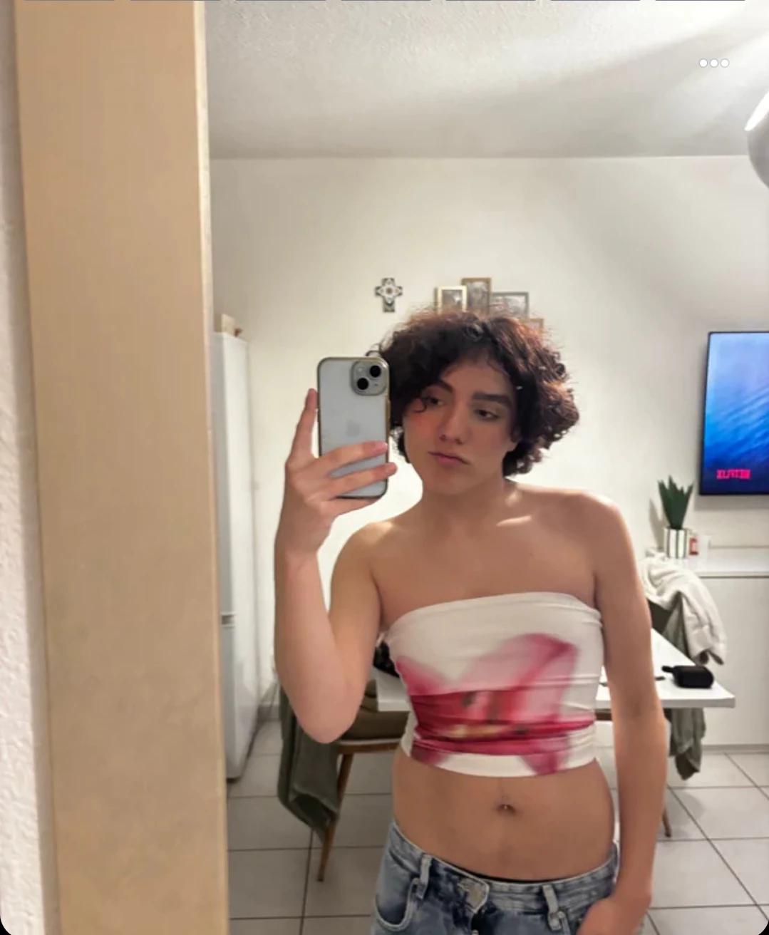 Emeline (Trans klasgenoot) thumbnail