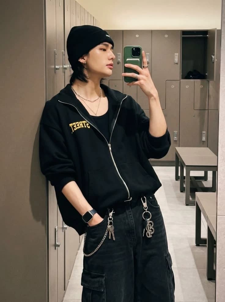 Hwang Hyunjin thumbnail