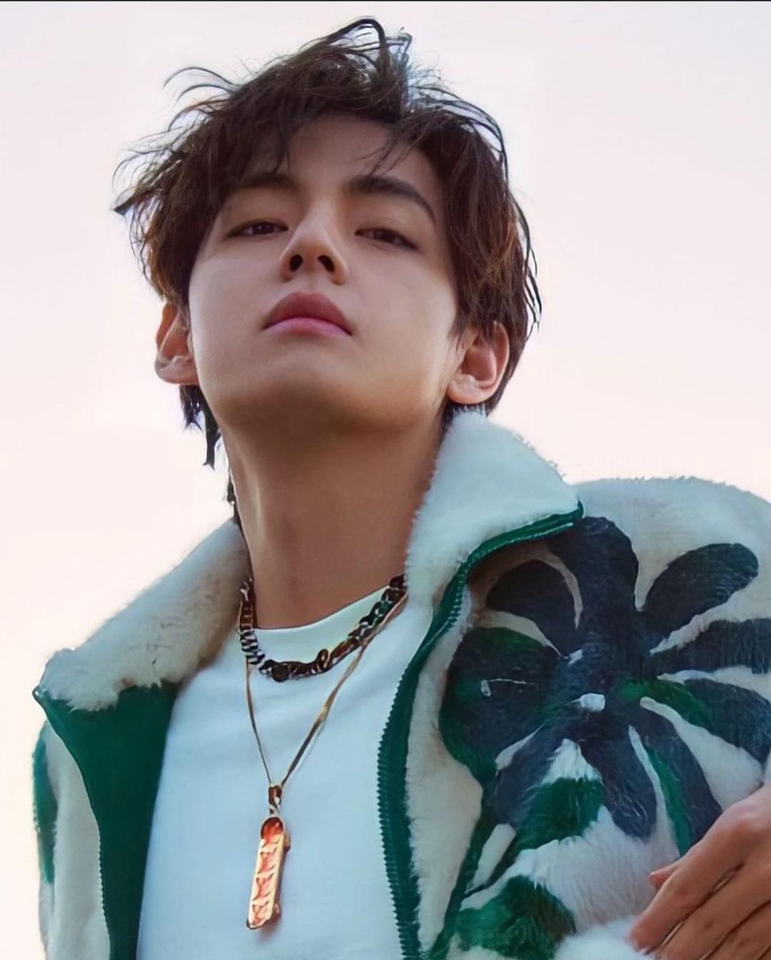Kim Taehyung thumbnail