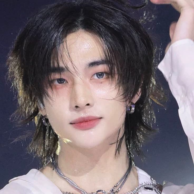 Hyunjin thumbnail