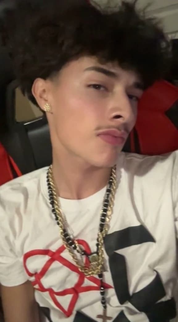 Alex chino thumbnail