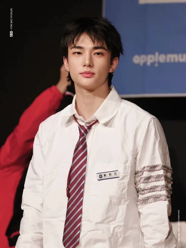 Hwang Hyunjin 💫 thumbnail