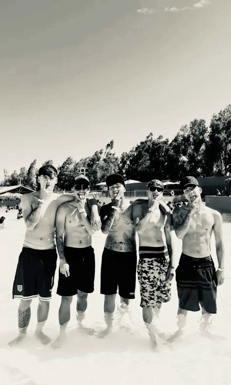BOYS' SCHOOL thumbnail
