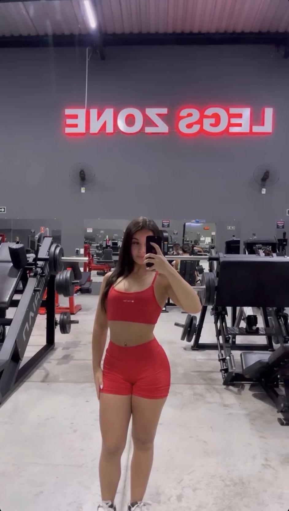 The untouchable gym girl thumbnail