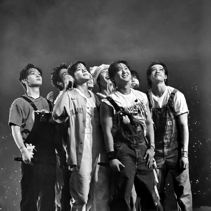 stray kids thumbnail